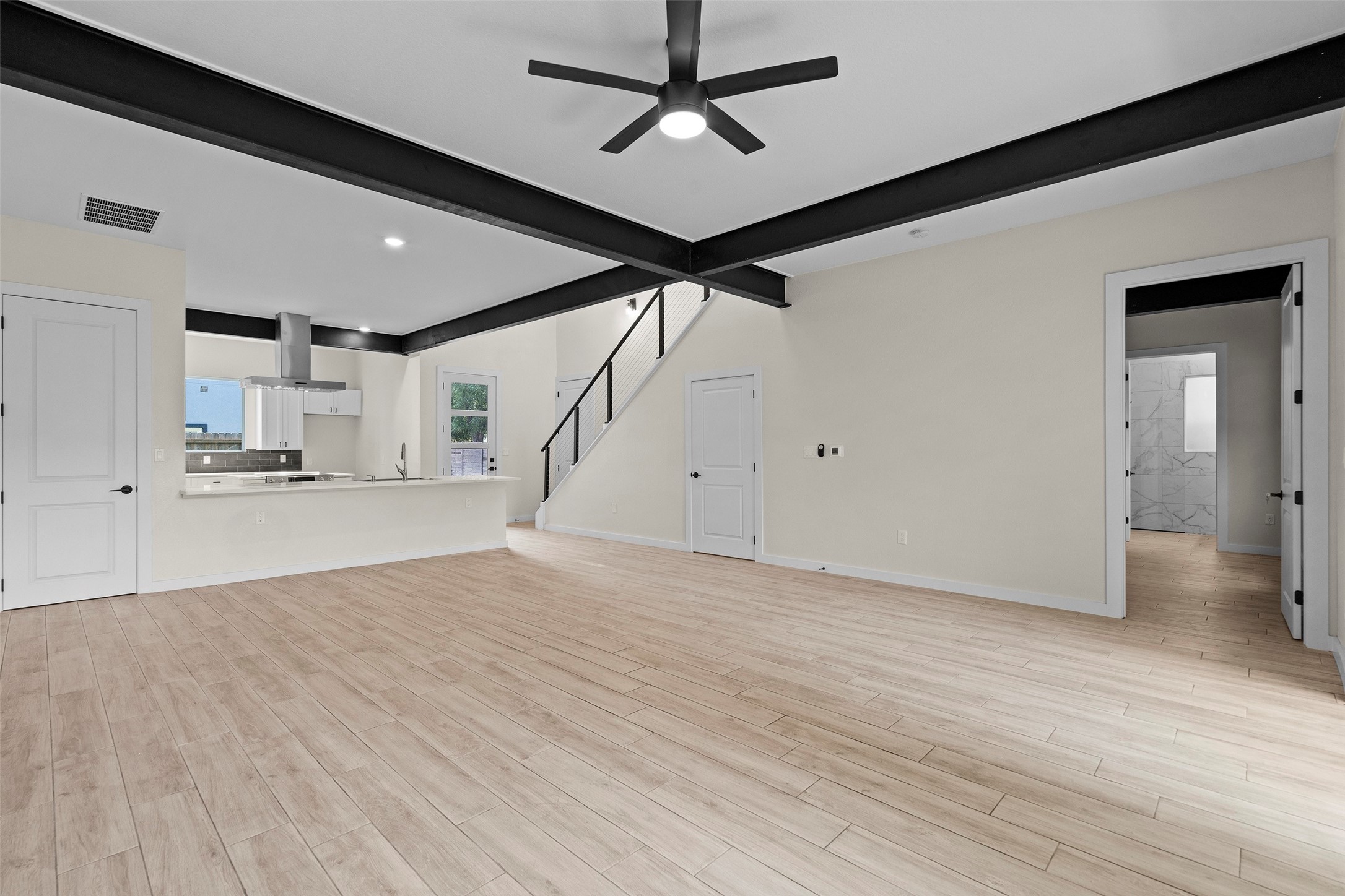 3613 Munson Street Austin, TX 78721 - Photo 3 of 36