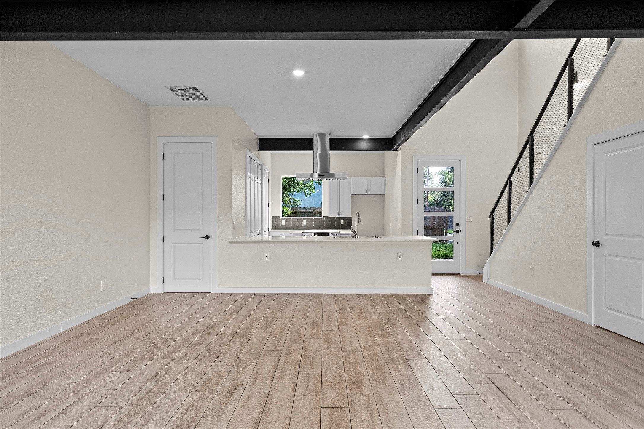 3613 Munson Street Austin, TX 78721 - Photo 5 of 36