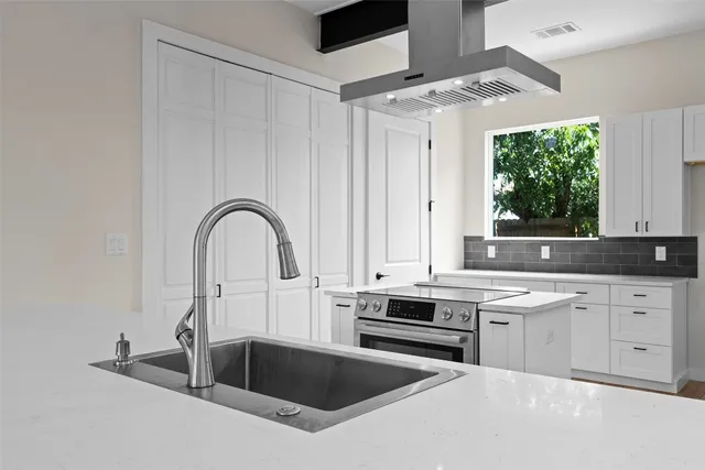 $719,000 | 3613 Munson Street, Austin, TX 78721