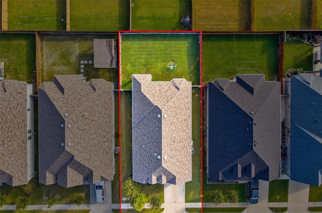 2032 Longbridge Road Forney, TX 75126 - Photo 5 of 40 front view of a house with a garden