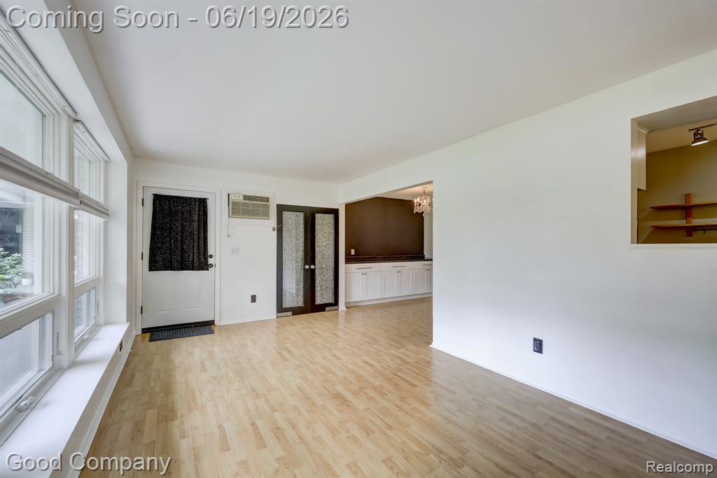 4345 Crooks Road, Unit 4 Royal Oak, MI 48073 - Photo 7 of 35