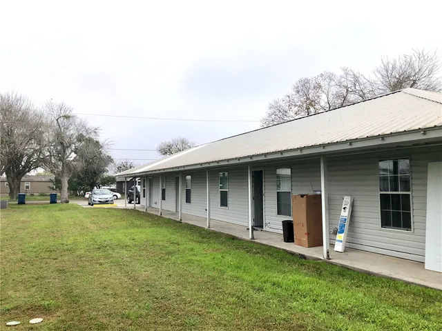 $300,000 | 401 West Depot Street, Refugio, TX 78377