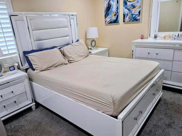 a view of walk in closet