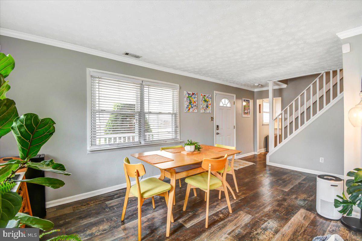4 Steuart Lane Edgewater, MD 21037 - Photo 11 of 41 All new flooring through-out the home!