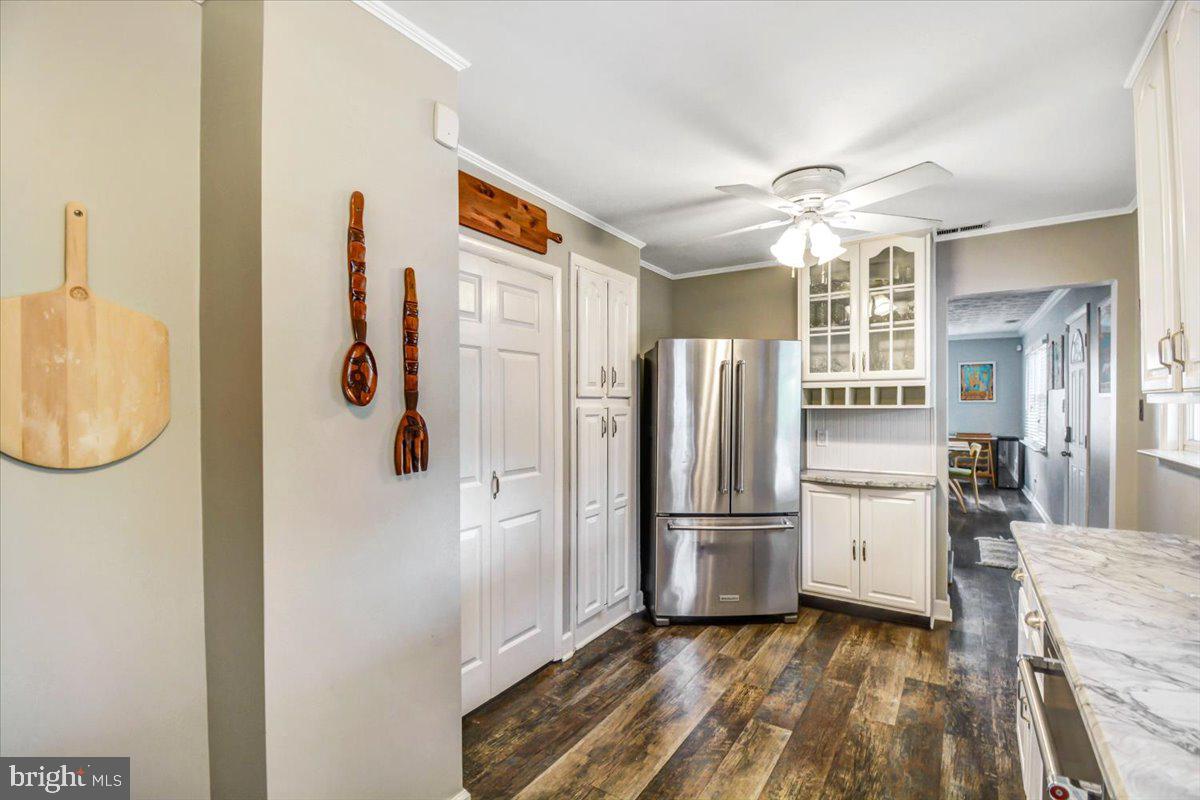 4 Steuart Lane Edgewater, MD 21037 - Photo 19 of 41 Gorgeous counters and Stainless Steel Appliances!