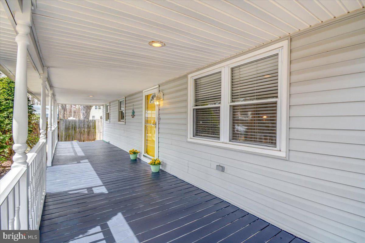 4 Steuart Lane Edgewater, MD 21037 - Photo 4 of 41 Large freshly painted front porch.