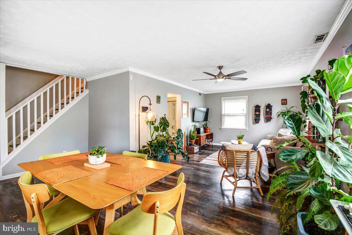 4 Steuart Lane Edgewater, MD 21037 - Photo 6 of 41 Plenty of room for family and friend gatherings!