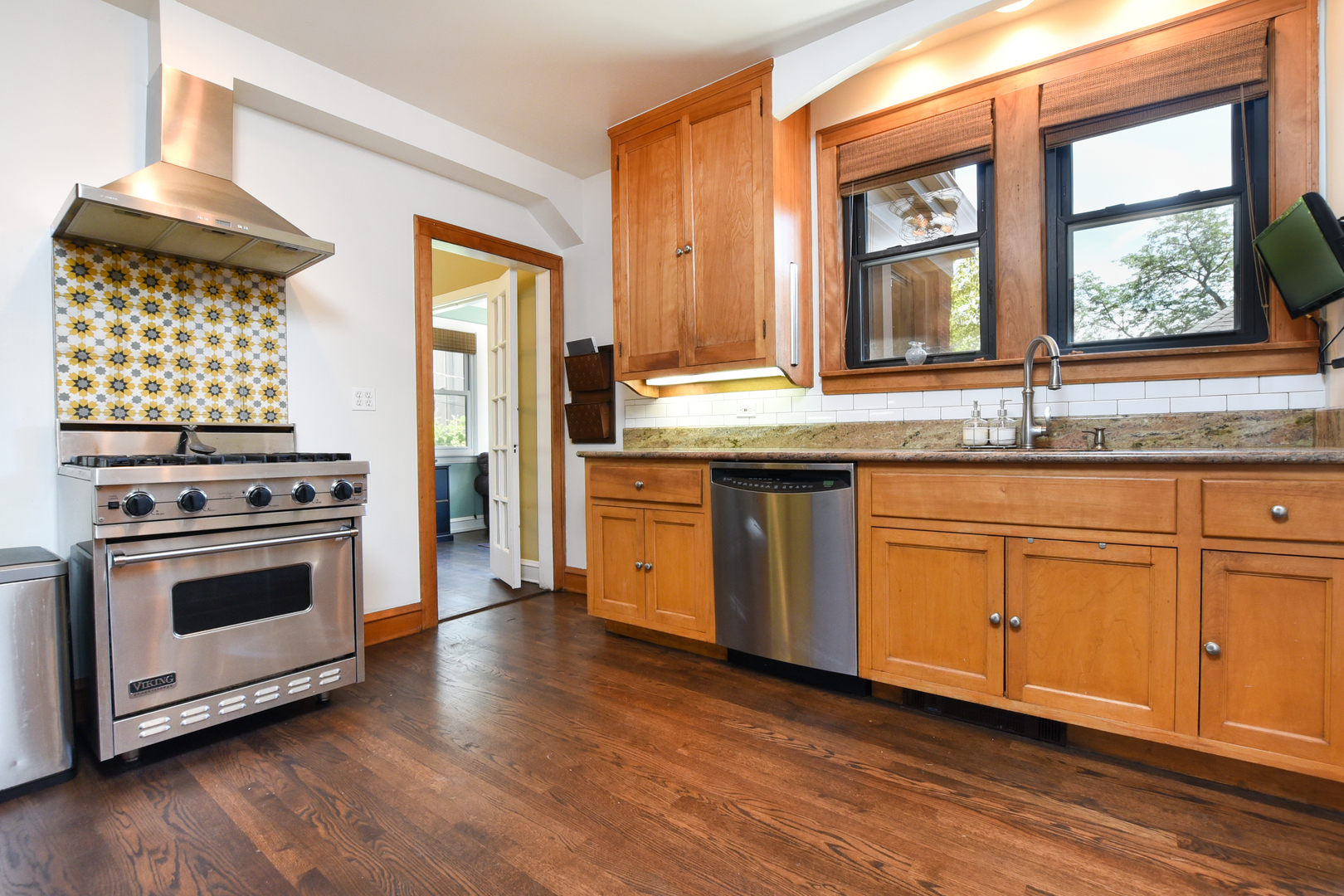 417 Shenstone Road Riverside, IL 60546 - Photo 15 of 47