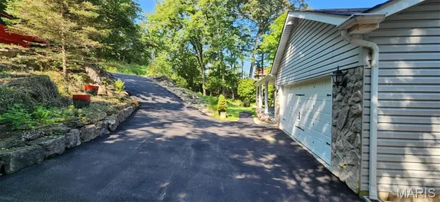 $525,000 | 1509 Lake Sherwood Drive, Marthasville, MO 63357