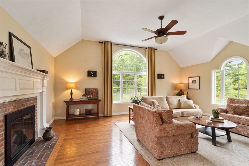 571 Northfield Road Lunenburg, MA 01462 - Photo 13 of 32