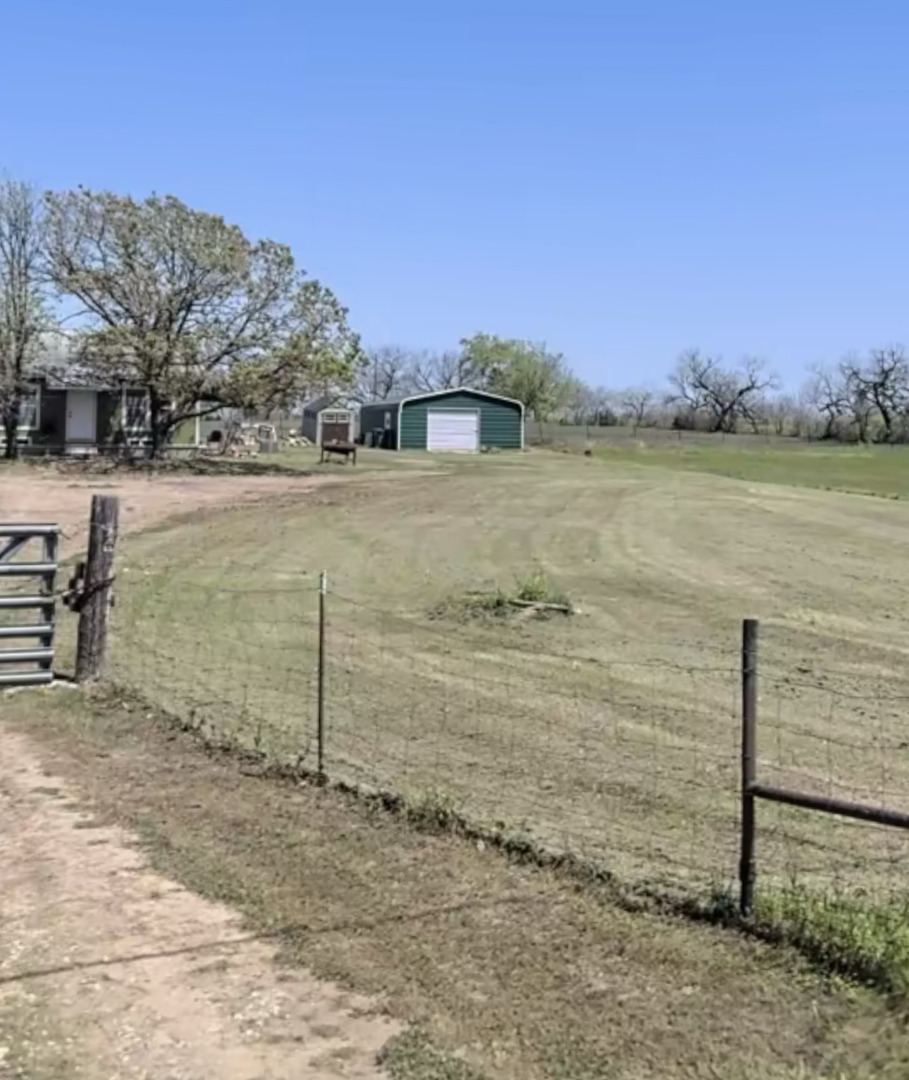 4235 Mickey Road San Antonio, TX 78223 - Photo 4 of 15