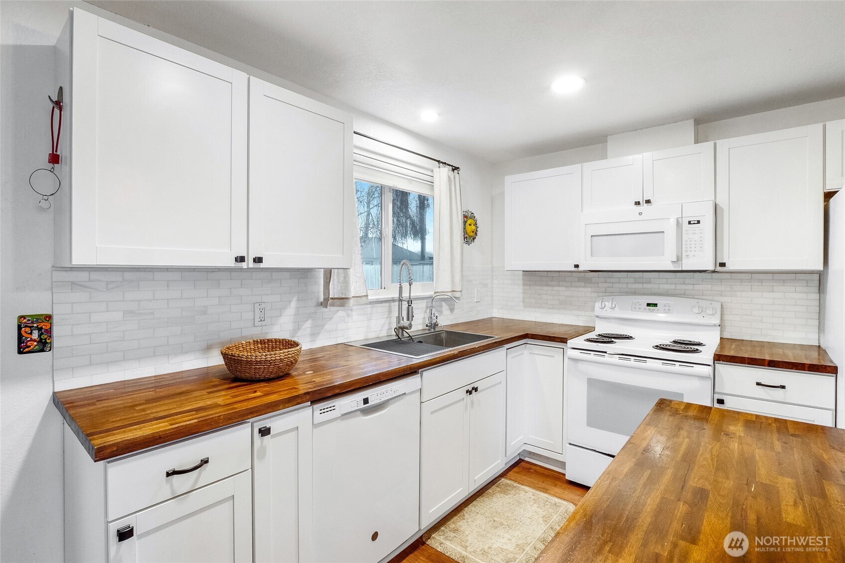 326 West 8th Street Warden, WA 98857 - Photo 12 of 28