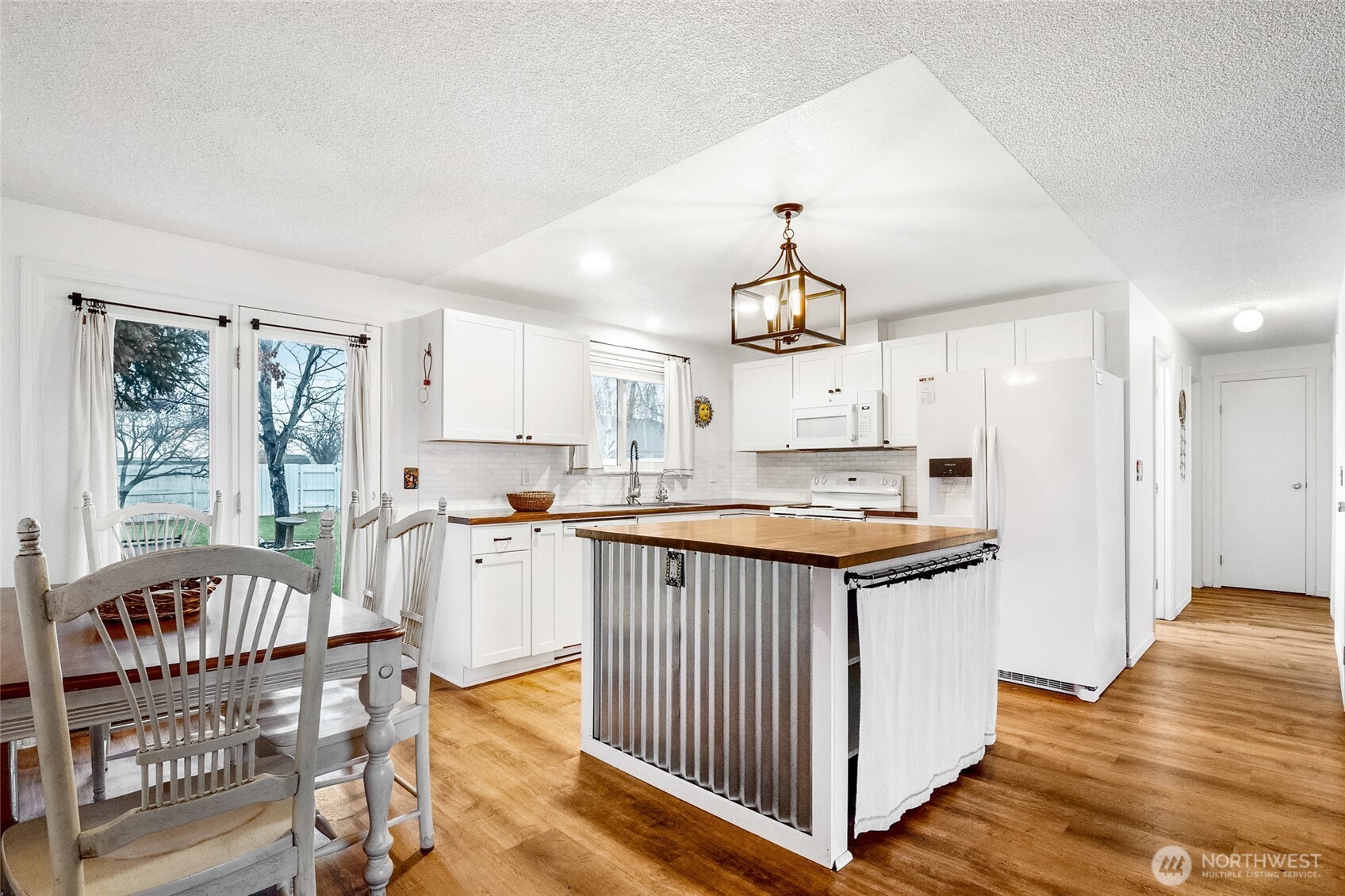 326 West 8th Street Warden, WA 98857 - Photo 8 of 28