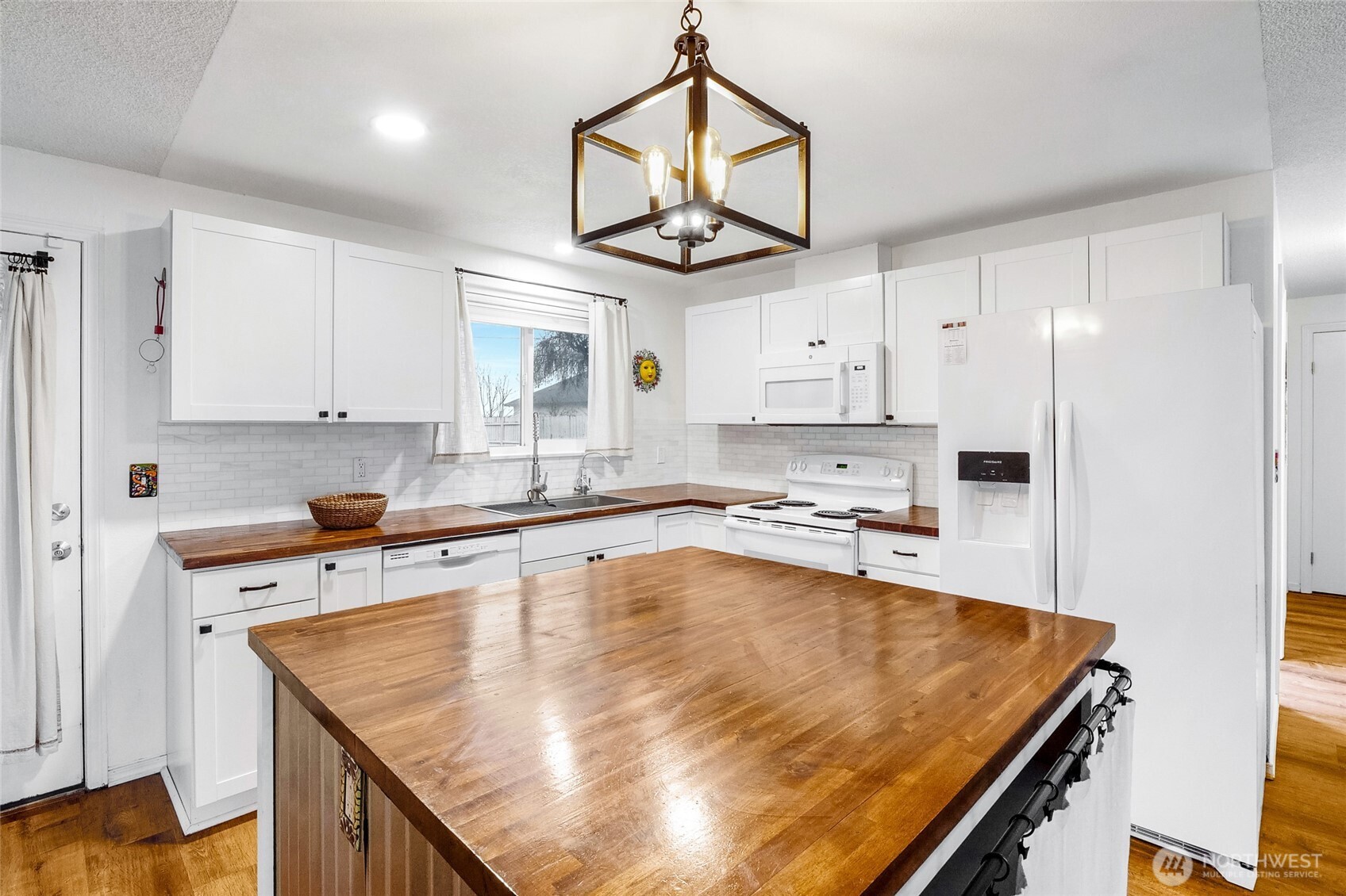 326 West 8th Street Warden, WA 98857 - Photo 10 of 28