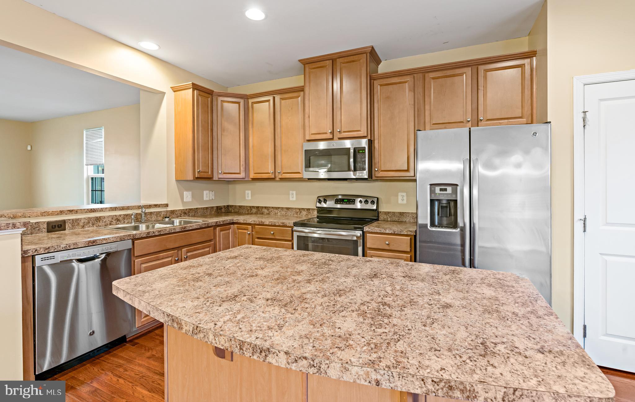 127 Gauley Riv Path Falling Waters, WV 25419 - Photo 8 of 25 Kitchen