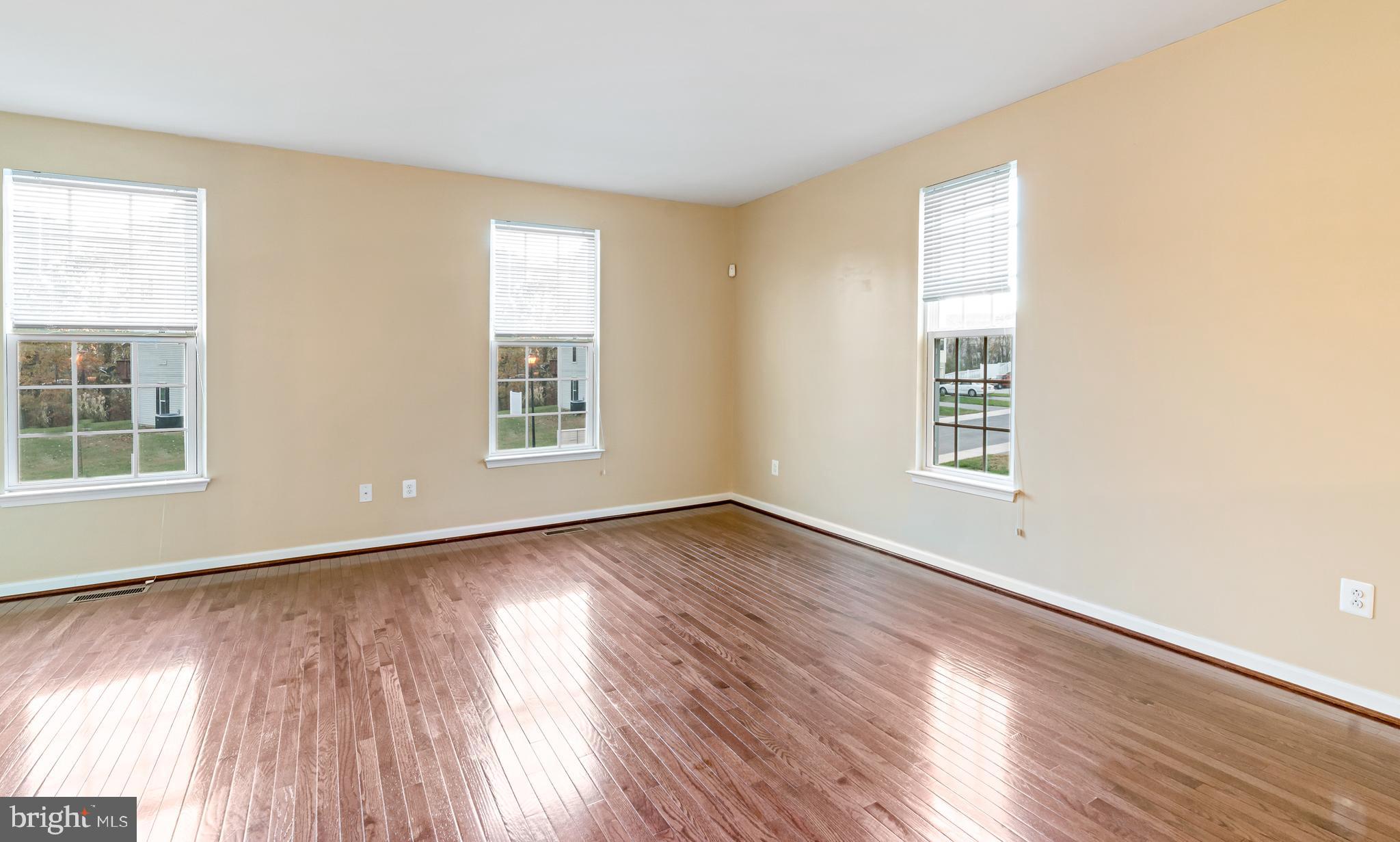 127 Gauley Riv Path Falling Waters, WV 25419 - Photo 10 of 25 Living room