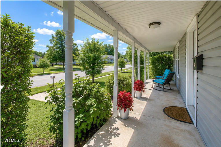 607 South 2nd Street Elizabethton, TN 37643 - Photo 5 of 46 7