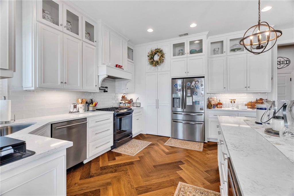 281 South Singletree Street Olathe, KS 66061 - Photo 16 of 51