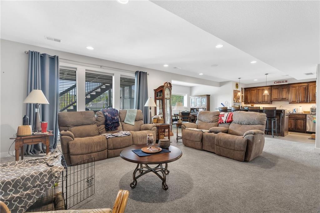 281 South Singletree Street Olathe, KS 66061 - Photo 27 of 51