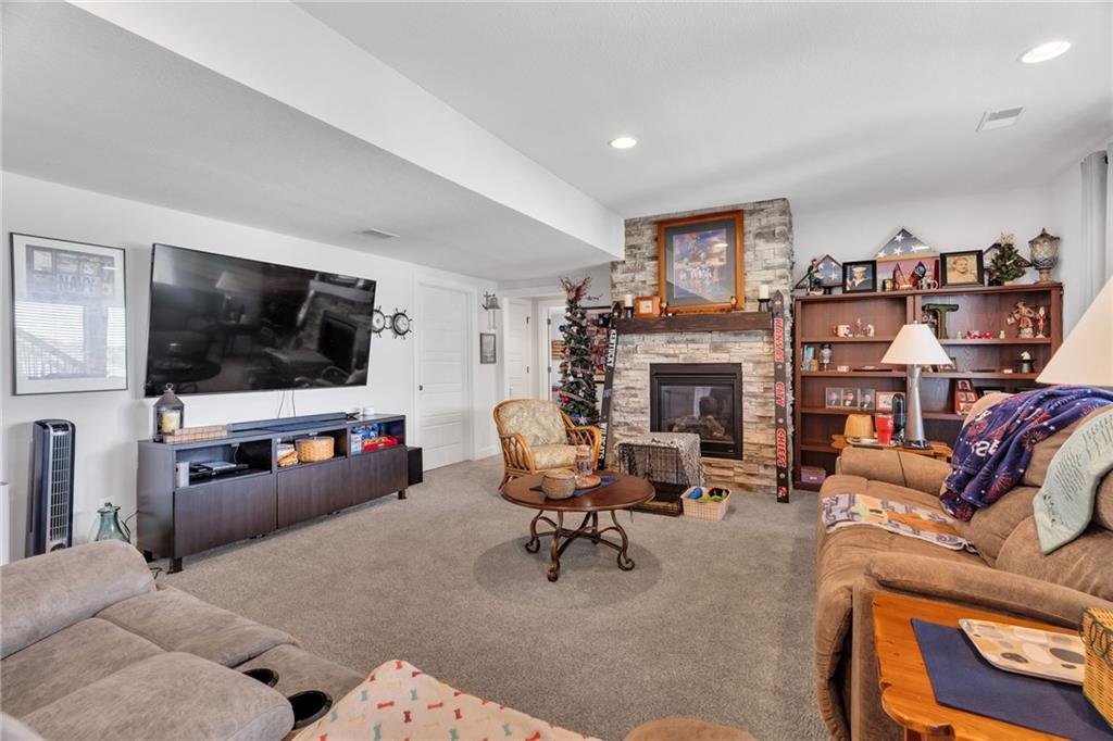 281 South Singletree Street Olathe, KS 66061 - Photo 29 of 51