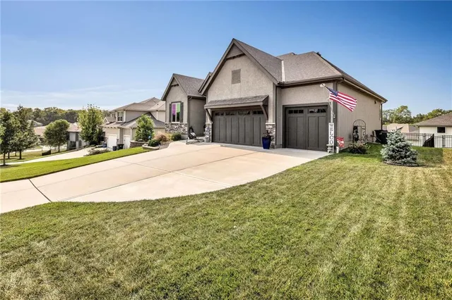$679,000 | 281 South Singletree Street, Olathe, KS 66061