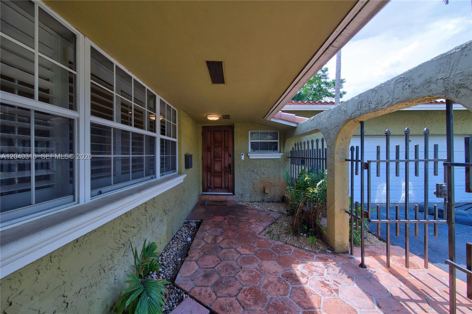 5300 Fillmore Street Hollywood, FL 33021 - Photo 4 of 44