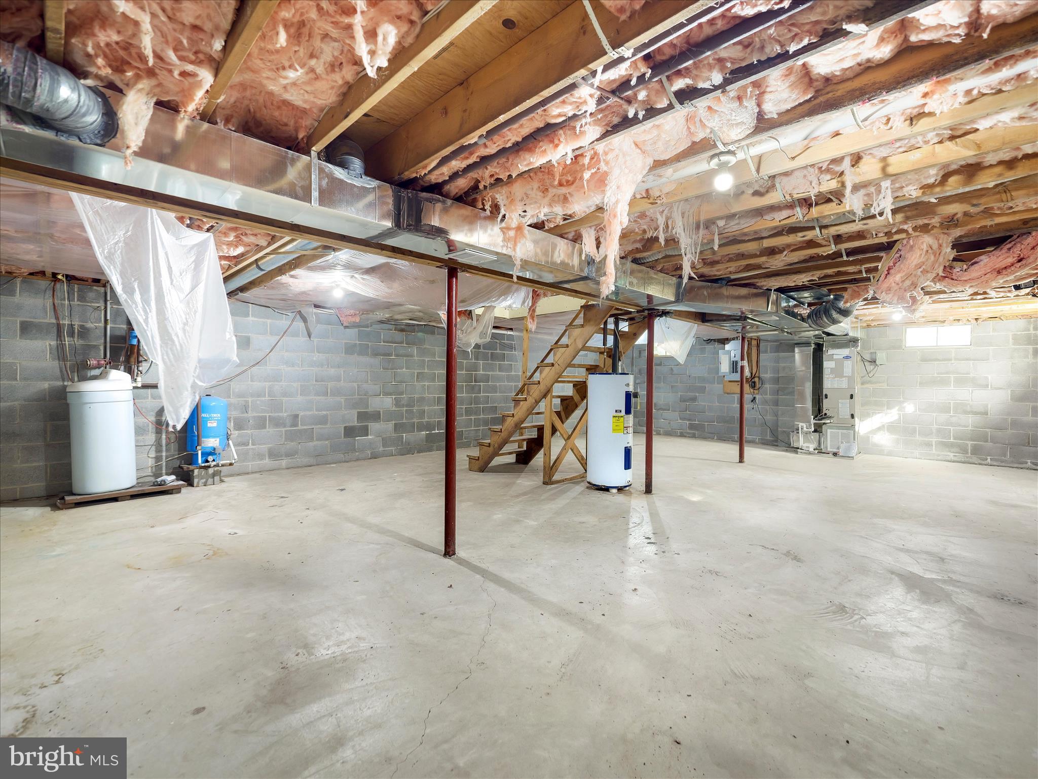 6824 Rice Road Shippensburg, PA 17257 - Photo 27 of 35 a view of empty room with wooden floor
