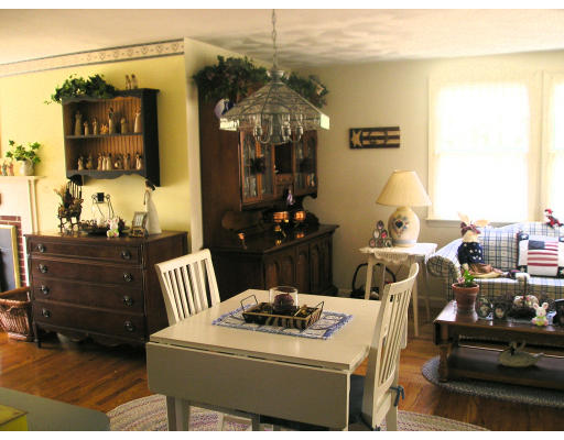 174 Brookfield Road Charlton, MA 01507 - Photo 8 of 9