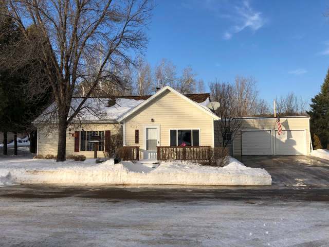 922 Echo Lane Rhinelander, WI 54501 - Photo 1 of 11 Gallery Image 1