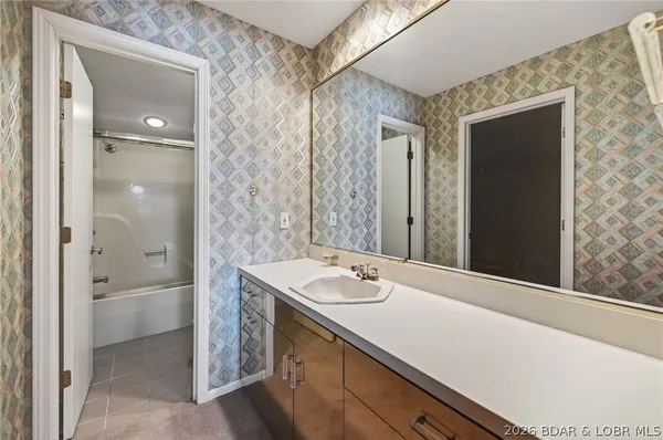 $480,000 | 70 Sunrise Ridge Drive, Unit 635, Sunrise Beach, MO 65079