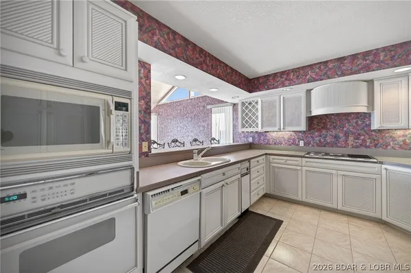 $480,000 | 70 Sunrise Ridge Drive, Unit 635, Sunrise Beach, MO 65079