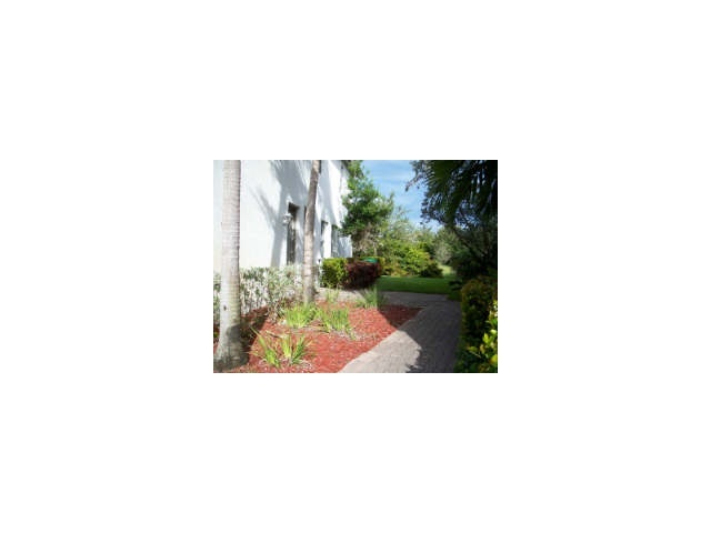 3201 Laurel Ridge Circle, Unit 3201 Riviera Beach, FL 33404 - Photo 4 of 21 Additional Photo