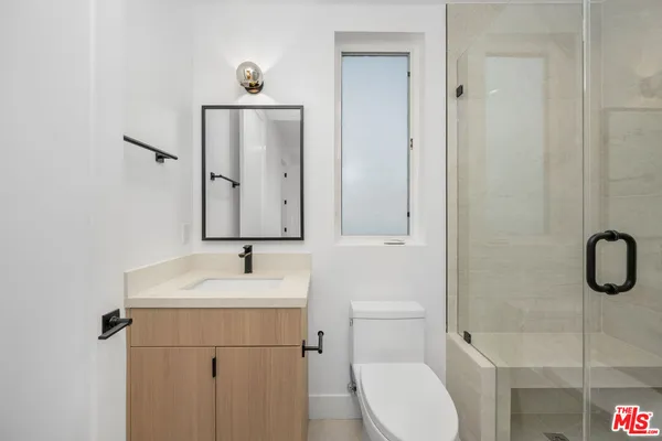 $5,250 | 5248 Auckland Avenue, North Hollywood, CA 91601