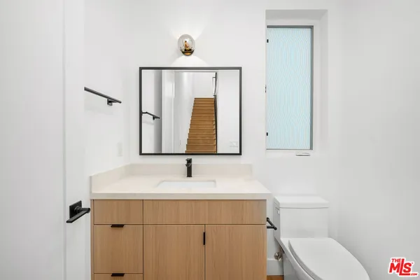 $5,250 | 5248 Auckland Avenue, North Hollywood, CA 91601