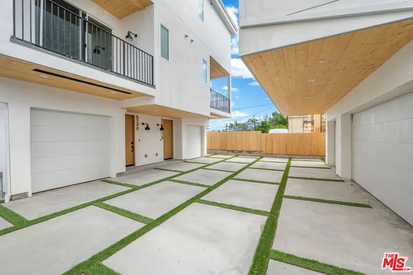 $5,250 | 5248 Auckland Avenue, North Hollywood, CA 91601