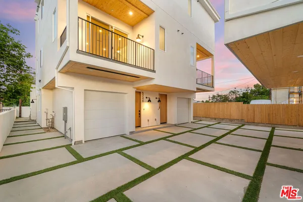 $5,250 | 5248 Auckland Avenue, North Hollywood, CA 91601