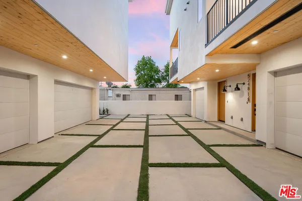 $5,250 | 5248 Auckland Avenue, North Hollywood, CA 91601