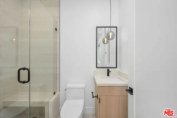 $5,250 | 5248 Auckland Avenue, North Hollywood, CA 91601