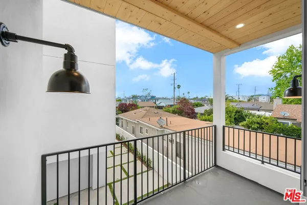 $5,250 | 5248 Auckland Avenue, North Hollywood, CA 91601
