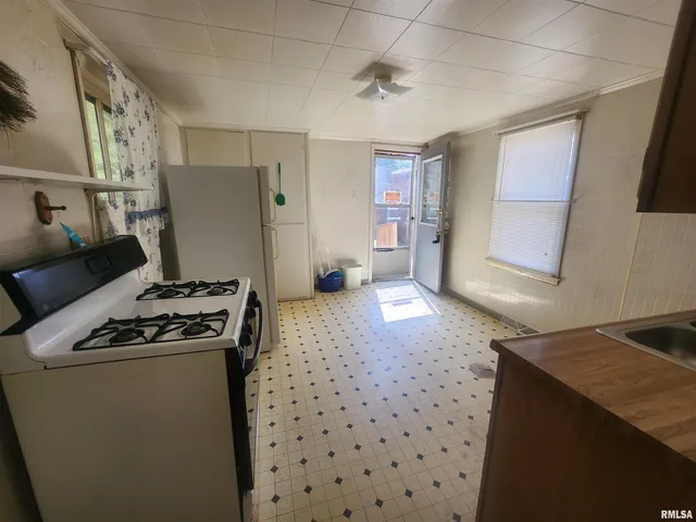 $34,900 | 718 West Water Street, Pinckneyville, IL 62274