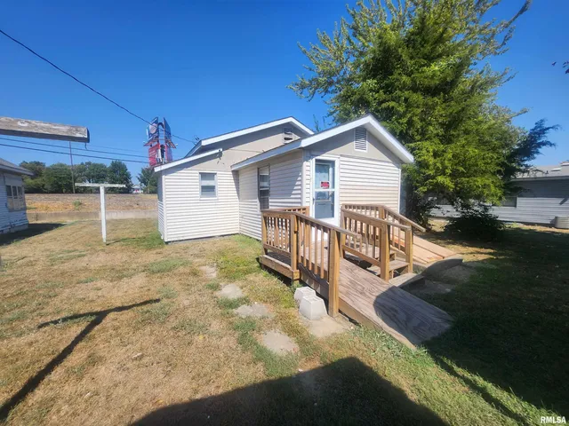 $34,900 | 718 West Water Street, Pinckneyville, IL 62274