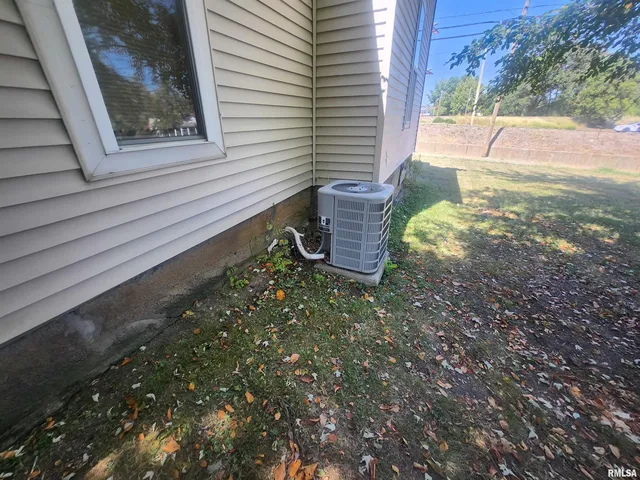 $34,900 | 718 West Water Street, Pinckneyville, IL 62274