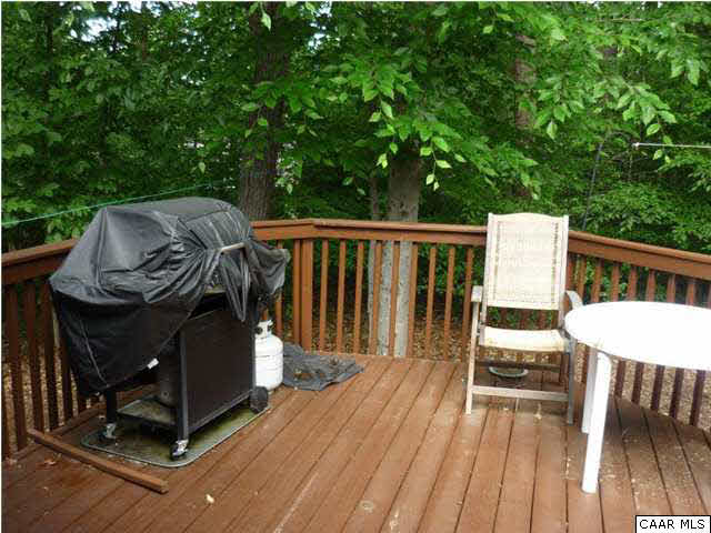 49 Hardwood Road Palmyra, VA 22963 - Photo 17 of 41 .. and then to the rear deck