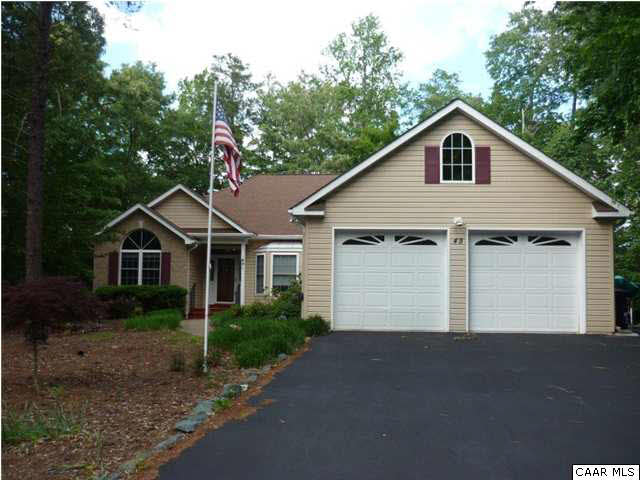 49 Hardwood Road Palmyra, VA 22963 - Photo 34 of 41 .. and the 592 sf garage with a paved driveway