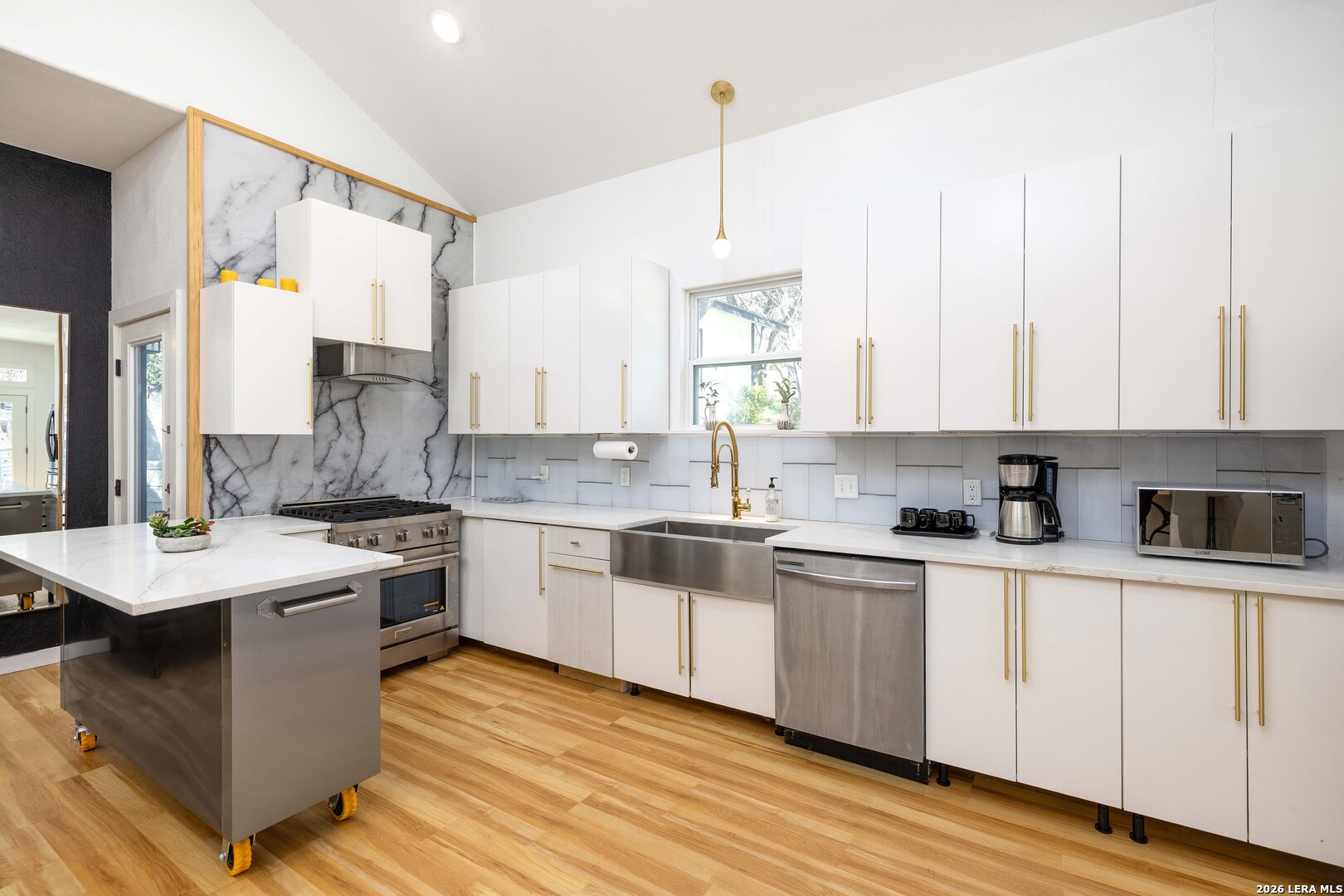 9263 Cinchona Trail Garden Ridge, TX 78266 - Photo 6 of 29