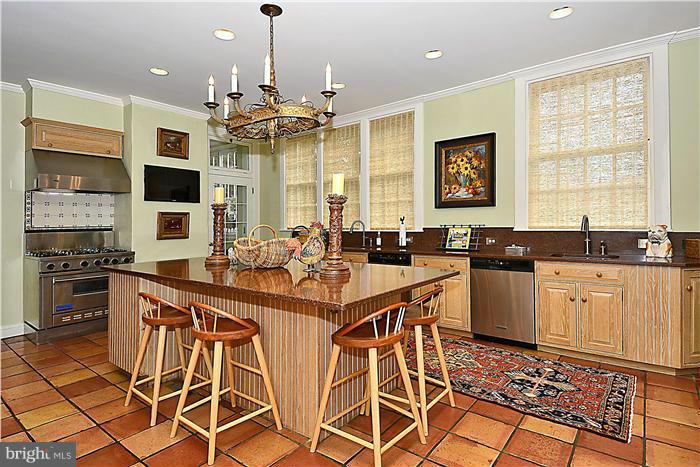 12 East Bishops Road Baltimore, MD 21218 - Photo 14 of 30 Kitchen