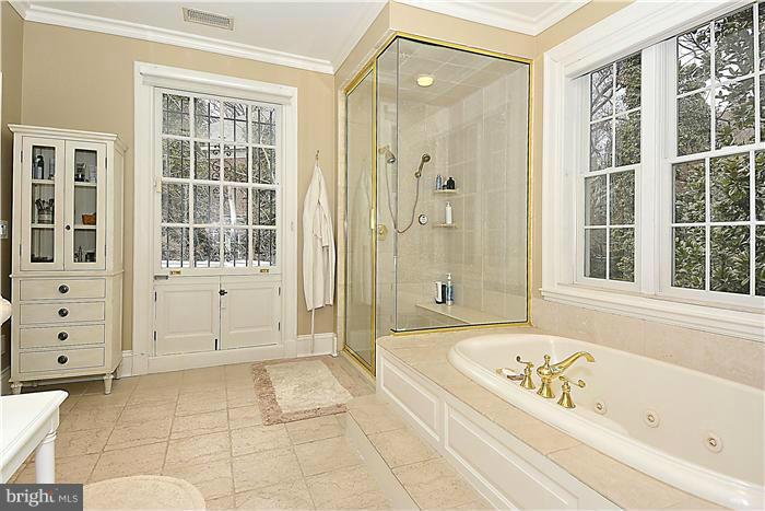 12 East Bishops Road Baltimore, MD 21218 - Photo 17 of 30 Bath (Master)