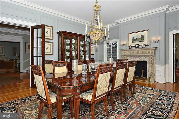 12 East Bishops Road Baltimore, MD 21218 - Photo 6 of 30 Dining Room