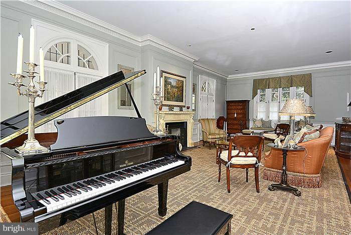 12 East Bishops Road Baltimore, MD 21218 - Photo 9 of 30 Dining Room