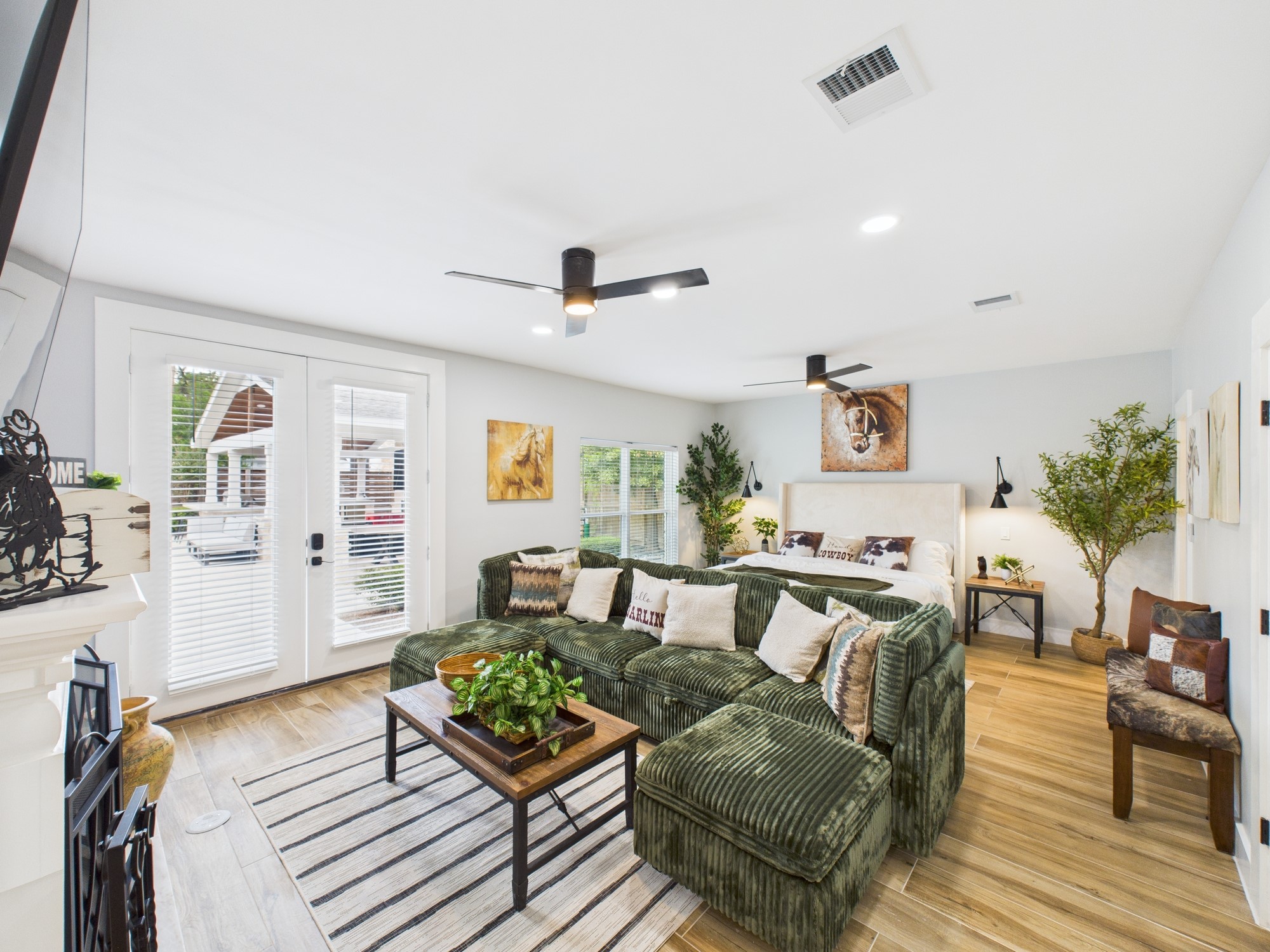5430 Havenwoods Drive Houston, TX 77066 - Photo 19 of 50 a living room with furniture and a wooden floor